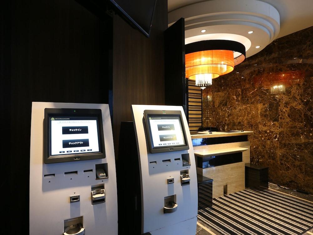 Apa Hotel Higashi Shinjuku Ekimae Tokyo Exterior photo