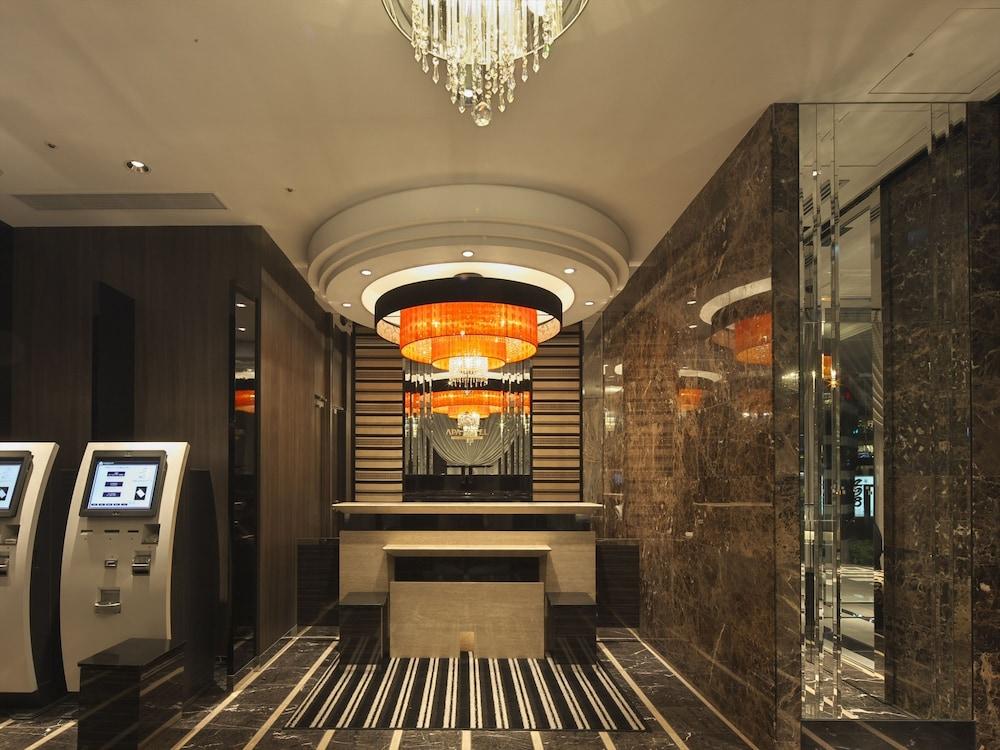 Apa Hotel Higashi Shinjuku Ekimae Tokyo Exterior photo